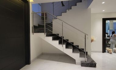 En alquiler lujosa y moderna casa amoblada vista al lago en Isla Mocoli, via a Samborondon