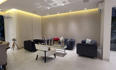 En alquiler lujosa y moderna casa amoblada vista al lago en Isla Mocoli, via a Samborondon