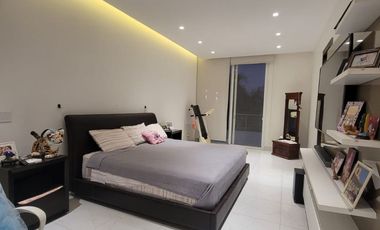 En alquiler lujosa y moderna casa amoblada vista al lago en Isla Mocoli, via a Samborondon