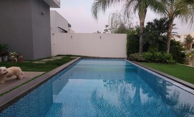 En alquiler lujosa y moderna casa amoblada vista al lago en Isla Mocoli, via a Samborondon