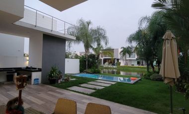 En alquiler lujosa y moderna casa amoblada vista al lago en Isla Mocoli, via a Samborondon