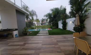 En alquiler lujosa y moderna casa amoblada vista al lago en Isla Mocoli, via a Samborondon