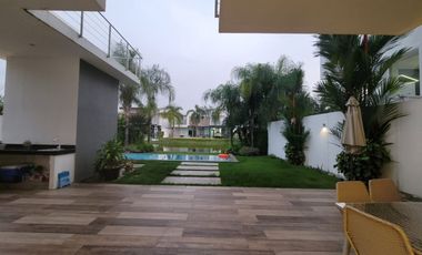 En alquiler lujosa y moderna casa amoblada vista al lago en Isla Mocoli, via a Samborondon