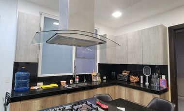 En alquiler lujosa y moderna casa amoblada vista al lago en Isla Mocoli, via a Samborondon