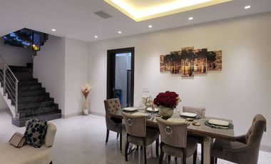 En alquiler lujosa y moderna casa amoblada vista al lago en Isla Mocoli, via a Samborondon