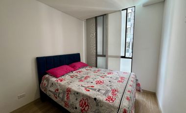 Apto Amoblado fresco y amplio 2 BDR 2 BATH en emblamatica edificacion junto a los centros comerciales