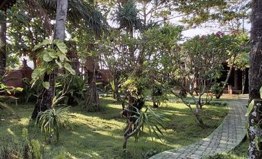 Hotel Resort di Ujung Genteng Sukabumi, Jawa Barat dengan view pantai