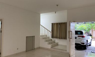 DISEWAKAN Rumah 2 Lt, Hook, Bebas Banjir, Strategis Dekat AEON JGC