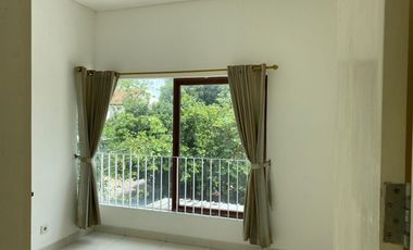 DISEWAKAN Rumah 2 Lt, Hook, Bebas Banjir, Strategis Dekat AEON JGC