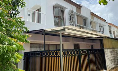 DISEWAKAN Rumah 2 Lt, Hook, Bebas Banjir, Strategis Dekat AEON JGC