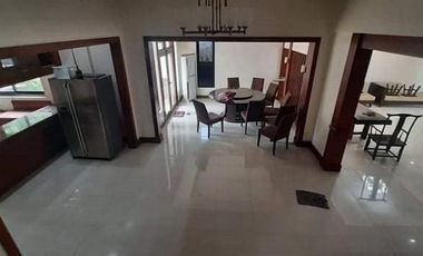HOUSE AND LOT  MULTINATIONAL VILLAGES FOR SALE | 6 Bedrooms, 3 Parking garage, Paranaque city.