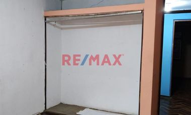 Venta de Casa Como Terreno en Sjm