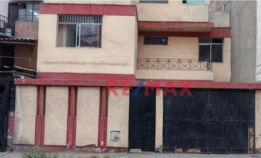 Venta de Casa Como Terreno en Sjm