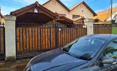 Gran casa en avenida principal, familia o empresa.