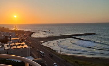ARRIENDO APARTAMENTO FRENTE Al MAR