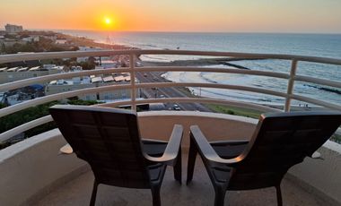 ARRIENDO APARTAMENTO FRENTE Al MAR
