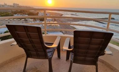 ARRIENDO APARTAMENTO FRENTE Al MAR