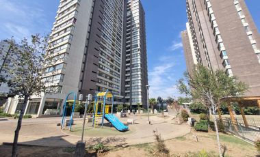 Oportunidad de Inversión, Vende Depto. 2 dormitorios con Estacionamiento. Metro Hospitales