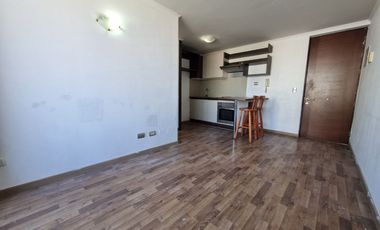 Oportunidad de Inversión, Vende Depto. 2 dormitorios con Estacionamiento. Metro Hospitales