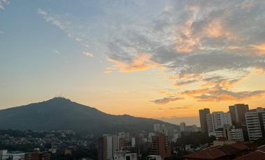 Venta Penthouse en Santa Teresita Oeste Cali Valle - Invierte con inteligencia: apartamento listo para ti