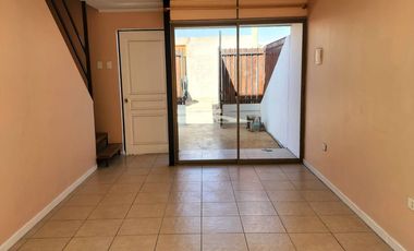 SE VENDE CASA EN COND. POZO DEL CARMEN.