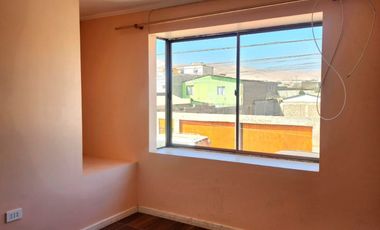 SE VENDE CASA EN COND. POZO DEL CARMEN.