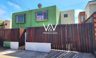 SE VENDE CASA EN COND. POZO DEL CARMEN.
