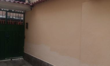 HERMOSA CASA RENTERA EN VENTA SECTOR SANTA VICTORIA QUITO