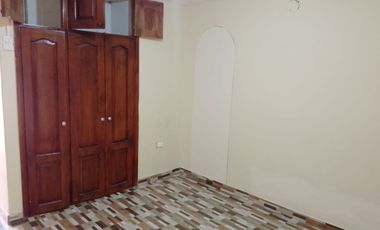 HERMOSA CASA RENTERA EN VENTA SECTOR SANTA VICTORIA QUITO