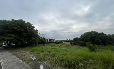 Terreno de Venta en Urbanización Montecristi