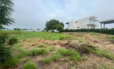 Terreno de Venta en Urbanización Montecristi