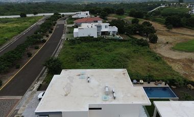 Terreno de Venta en Urbanización Montecristi