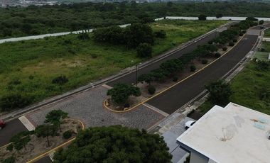 Terreno de Venta en Urbanización Montecristi