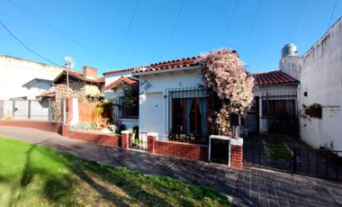 Castelar Norte - Venta - Casa 4 Ambientes