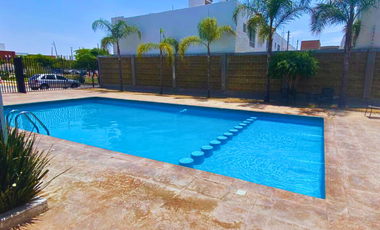 CASA EN VENTA EN FRENTE DE AREA VERDE CASA CLUB CON ALBERCA.