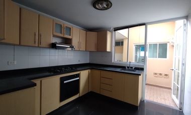 Casa en arriendo en Villa Santos.