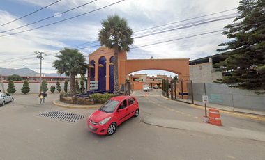 Casa en Calle Golondrinas, Jardines de Tultitlán, Fuentes del Valle, Tultitlán, Estado de México ¡NO CRÉDITOS!