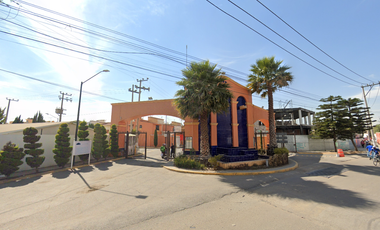 Casa en Calle Golondrinas, Jardines de Tultitlán, Fuentes del Valle, Tultitlán, Estado de México ¡NO CRÉDITOS!