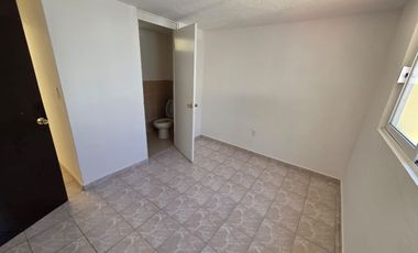 CASA EN RENTA EN LOMAS DE VALLE DORADO, TLALNEPANTLA