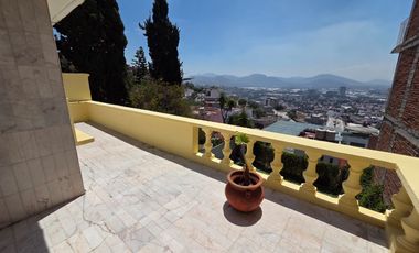 CASA EN RENTA EN LOMAS DE VALLE DORADO, TLALNEPANTLA