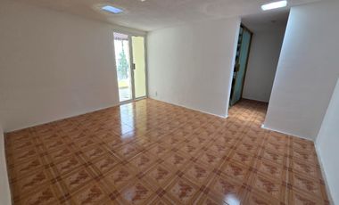 CASA EN RENTA EN LOMAS DE VALLE DORADO, TLALNEPANTLA