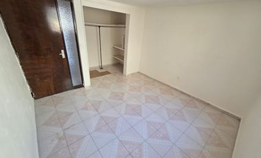 CASA EN RENTA EN LOMAS DE VALLE DORADO, TLALNEPANTLA