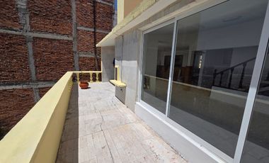 CASA EN RENTA EN LOMAS DE VALLE DORADO, TLALNEPANTLA