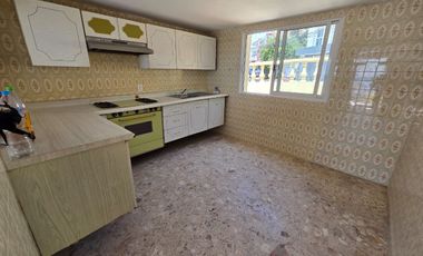 CASA EN RENTA EN LOMAS DE VALLE DORADO, TLALNEPANTLA