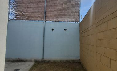 Casa en venta en el Fraccionamiento La Arboleda dentro de Real del Valle.