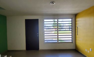 Casa en venta en el Fraccionamiento La Arboleda dentro de Real del Valle.