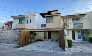 Bonita casa, aprovecha, muy buena ubicación!!!