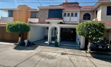 CASA EN RENTA CHAPALITA LAS FUENTES