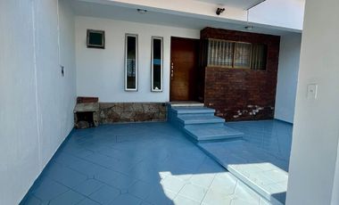 CASA EN RENTA CHAPALITA LAS FUENTES