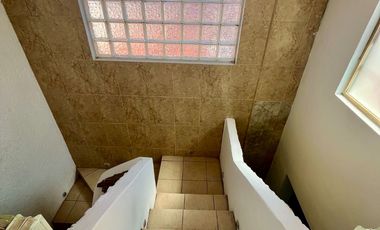 CASA EN RENTA CHAPALITA LAS FUENTES